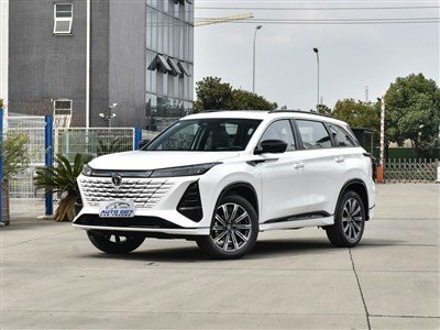 Бензинова кола Changan CS75 Plus