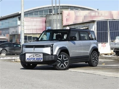 ICAR 03 Електрическа кола